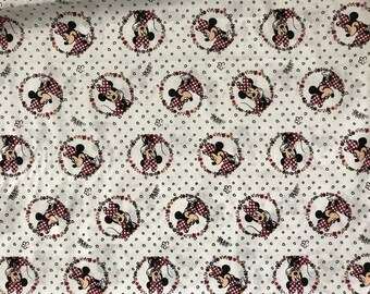 Springs Creative Products, Minnie Mouse circle of love toss, 100% quilt shop Cotton