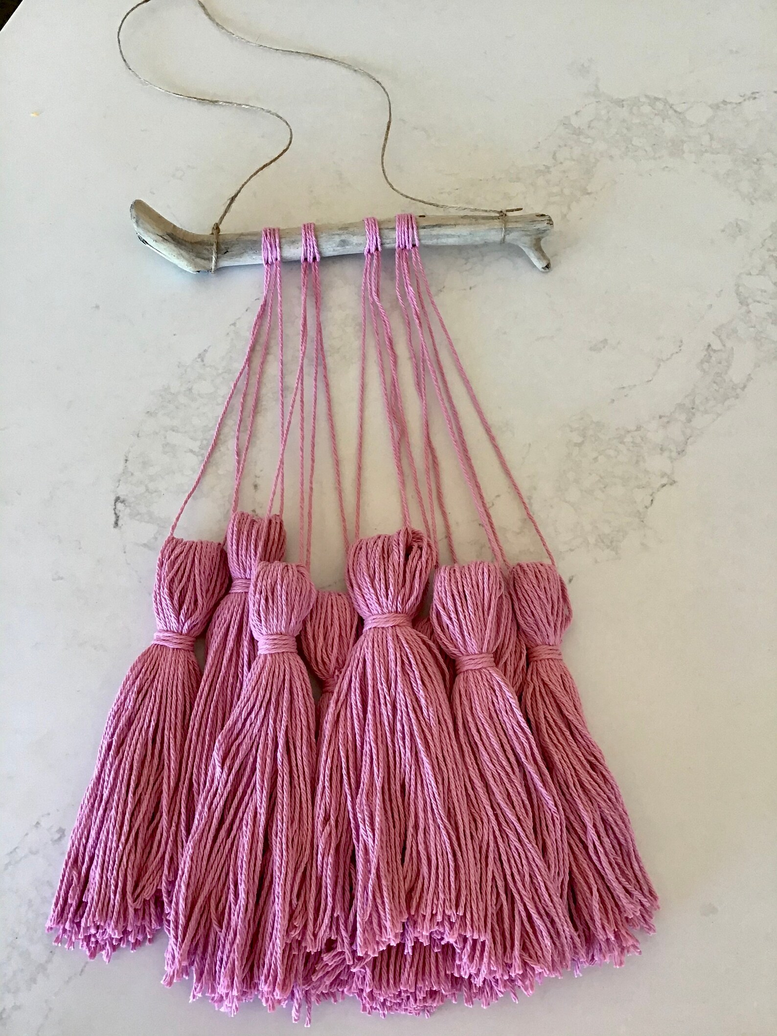 Borla rosa claro driftwood pared colgante / vivero / niñas | Etsy