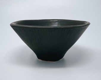 Tazón de cereales grande y negro