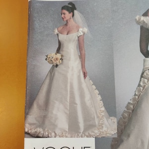 Vogue Designer Original V1095 Modern Wedding Dress Formal Quinceanera Vekkvukke Sassoon Fashion Sewing Pattern 2009 Size A (6 8 10) UNCUT