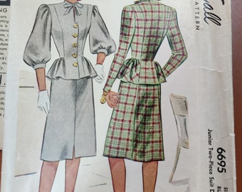 McCall 6695 Vestido de traje de 2 piezas con falda recta Peplum Chaqueta Blusa y cuello de corbata Patrón de costura de moda vintage 1940s 40s Tamaño 13 Jr