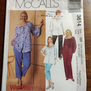 Op de afbeelding: Een naaipatroon voor een blouse en broek. Het patroon is voor maten 18W-20W-22W-24W en bevat instructies voor het maken van een blouse met een geplooide halslijn en lange mouwen, en een broek met een rechte pijp. Het patroon is van McCall's en heeft nummer 3614.