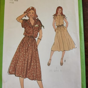 Simplicity 8903 Jurk met mouwloze geplooide schouder boerenblouse en volledige rok BOHO Vintage mode naaipatroon jaren 70 70 maat Small 6-8