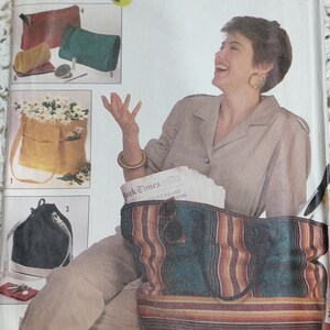 Simplicity 8657 Handväska Tote Duffel Weekendväska Shopping Matvaror Husdjur Ryggsäck Kuvertväska Vintage Accessoarer Symönster 1980-tal 80-tal Oklippt