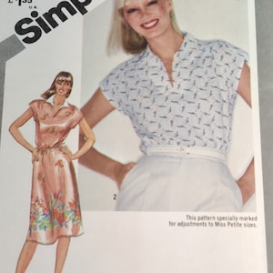 Simplicity 9917 Simple Dress and Top with Cap Sleeves and V-Neckline Vintage Fashion Sewing Pattern 1980s 80s Size 14