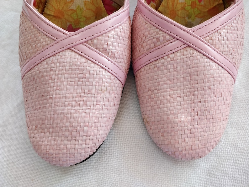 1960s Pink Slingback Sandals Woven Strappy Heeled 60s Shoes Size 9
