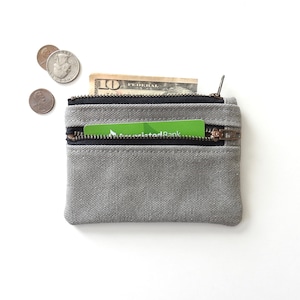 Cartera de lona distressed gris claro, monedero, bolsa de doble cremallera.  Hecho a mano por Lindock