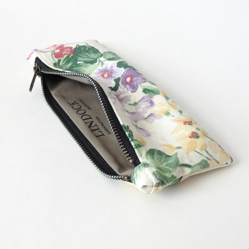 Canvas Floral Pencil Case, Zipper Pouch, Vintage Fabric image 4