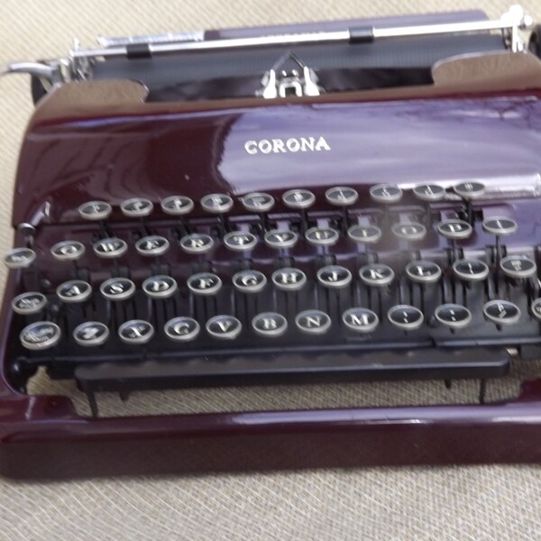 Vintage, Smith Corona Sterling floating shift  typewriter