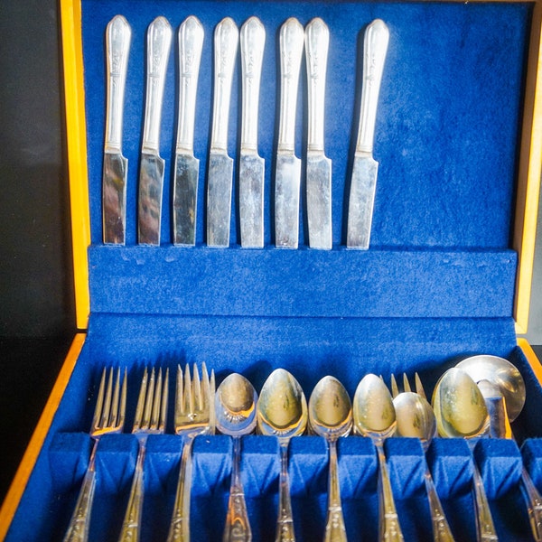 Simeon L. & George H. Rogers Oneida 55 Piece Flatware Set with engraved P and Case
