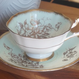 paragon by appointment to her majesty queen teacup set