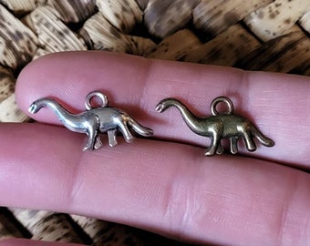 Brontosaurus charm - 3D - 2pc