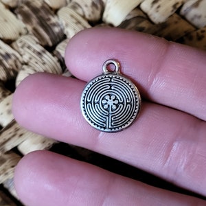 Labyrinth charm - double-sided - 2pc