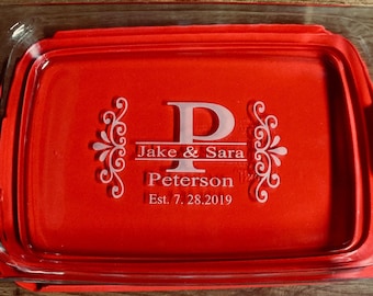 Personalized Casserole Dish Pyrex Baking Dish with Lid, Engraved Name Christmas Gifts, Wedding Gift, Bridal Shower - P1