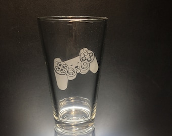 Video Game Controller, Beer Glass, Pint Glass, Etched Pint Glass, Engraved Glass,  Etched Game Controller, Gamer Gift, Drinkware, Glassware