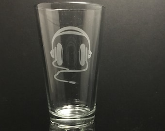 Beer Glass, DJ Headphones Pint Glass, Etched Headphones Pint Glass, Engraved Glass, DJ Gift, Music Gift,  Groomsmen Gift, Friend Gift