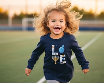 Camiseta infantil de manga comprida LOVE | Camiseta festiva de Hanukkah com desenho de Dreidel e Menorá