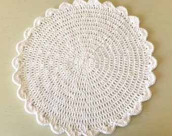 Modern Scalloped Crochet Placemat