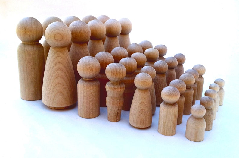 35 Wooden Peg Dolls / 5 sets of Family of 7 / Peg People / Waldorf / Unfinished Maple Ready to Paint image 1