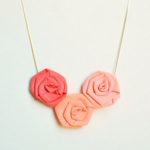 Fiber necklace,Woman necklace,Roses necklace fabric,Woman accessories,Necklace handmade,Flower roses necklace,Fabric jewels,Fabric necklaces