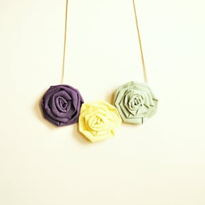 Fiber necklace,Woman necklace,Roses necklace fabric,Fiber jewelry,Woman accessories,Flower roses necklace,Fabric jewels,Fabric necklaces