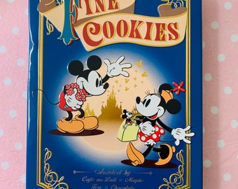 Vintage Disney Japan Tokyo Disneyland Embossed Mickey Minnie Mouse friends royal blue puszka na ciasteczka - rzadkie