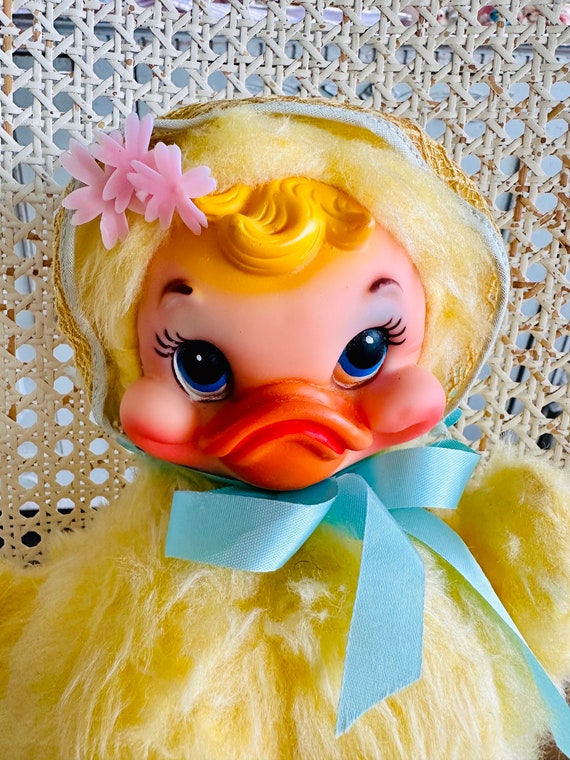 Vintage Plastic Duck Coin Bank (DEB) Vintage Plastic Duck Coin Bank (DEB)