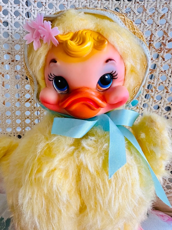 Vintage Plastic Duck Coin Bank (DEB) Vintage Plastic Duck Coin Bank (DEB)
