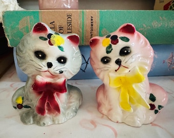 Vintage Anthropomorphic  Pink Gray Kitty Cats salt and pepper shakers  figurines  - Kitsch  Mid Century Japan