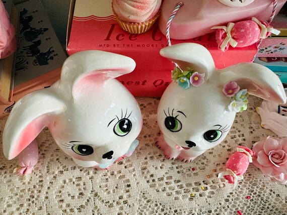 Vintage Japan Kitsch RARE Ceramic Big Eyed Easter Valentine Bunny