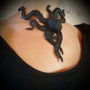 Black silicone kraken necklace