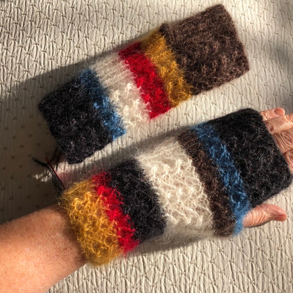 Mohair women's mittens and pure silk striped wool matching