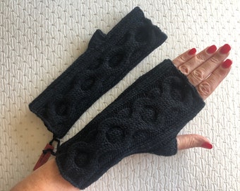 Women's girl's mittens in pure black merino wool with fancy dots