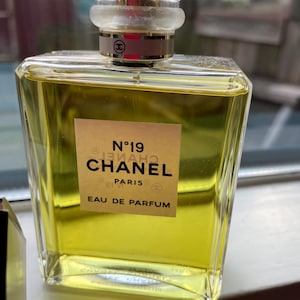 Chanel No 19, 100 ml eau de perfume