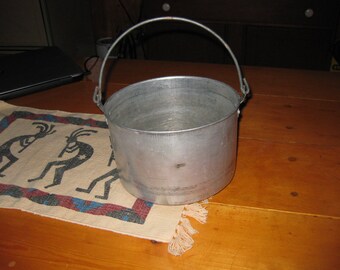 Vtg Aluminum farm handle hook handle 3 quart stock pot camping pot farm pot farm decor great vtg