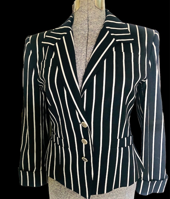 Vintage Women’s Black & White Pin Stripe Guy Laroche Paris Blazer Jacket skirt set EU 42