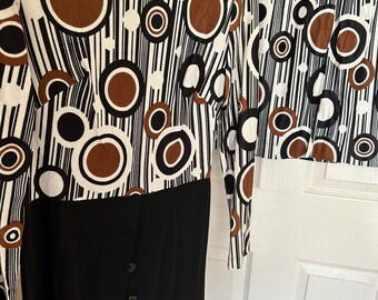 Women’s Vintage 70s brown white and black geometric breakaway dress skirt 16. Modern 8-10.  Dress has a back zipper.