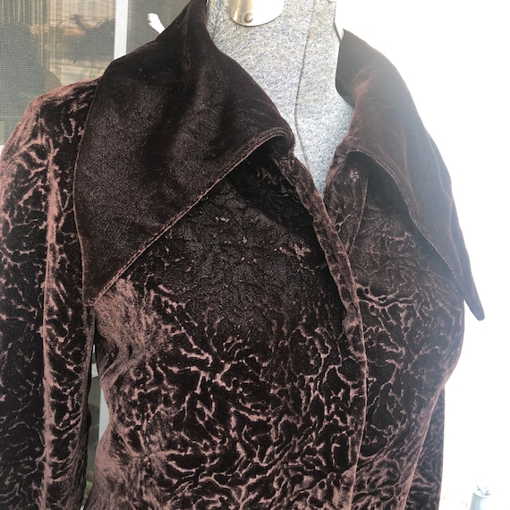 Women’s vintage 1970s brown velvet pantsuit