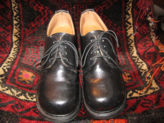 Vtg. Doc Martens Black Oxfords UK 6 US 8 Made In