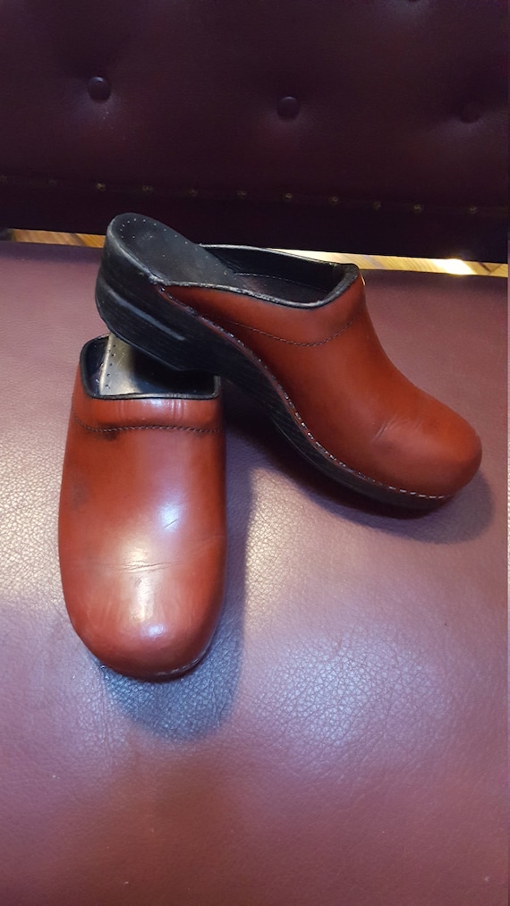 dansko clogs size 5