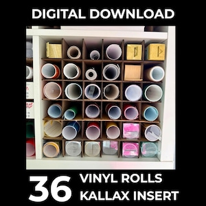 Puede incluir: Un juego de tres tazas de cerámica con un acabado mate moteado. Las tazas son en tonos crema, gris claro y gris oscuro. Cada taza tiene un diseño simple y minimalista, ideal para café o té.