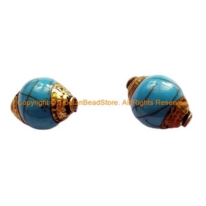 2 BEADS - Cuentas de resina de crepitación azul tibetana con tapas de latón - Nepal Tibetan Beads Colgantes Joyería - TibetanBeadStore - B3522-2