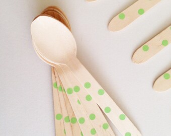 10 Cucchiai di legno a pois verdi / 10 Green Polka Dots Wooden Spoons
