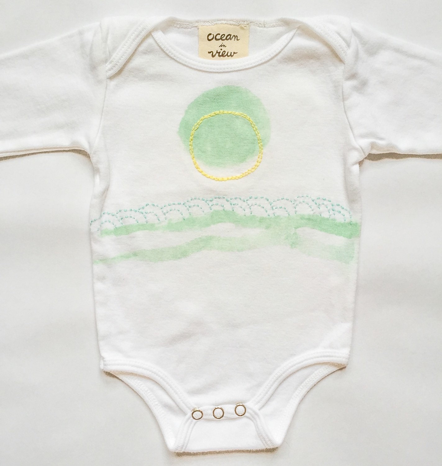 Hand Embroidered and Painted Baby Shirt // Sun on the Ocean // Etsy.de