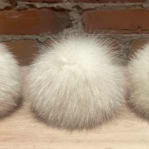 White Fox Fur Pom Pom, Winter White 4-Inch Pom Pom for Your Knit Hat, Upcycled Vintage Coat Pom, Knitting Supply, Recycled Fur, Detachable image 9