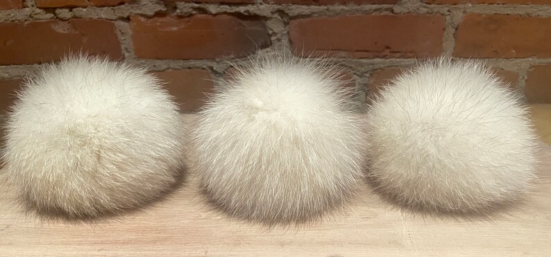 White Fox Fur Pom Pom, Winter White 4-Inch Pom Pom for Your Knit Hat, Upcycled Vintage Coat Pom, Knitting Supply, Recycled Fur, Detachable image 9