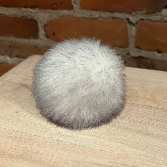 Genuine Chinchilla & Fox Fur Pom Pom Women′s hat made of natural Rex Chinchilla fur - White main image 3