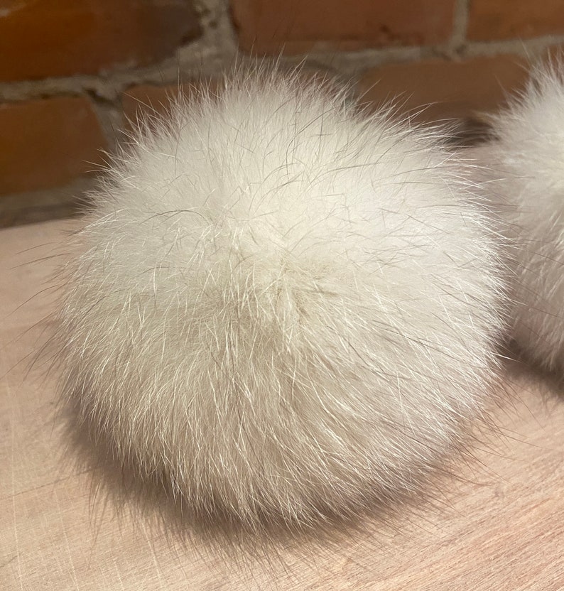 White Fox Fur Pom Pom, Winter White 4-Inch Pom Pom for Your Knit Hat, Upcycled Vintage Coat Pom, Knitting Supply, Recycled Fur, Detachable image 2