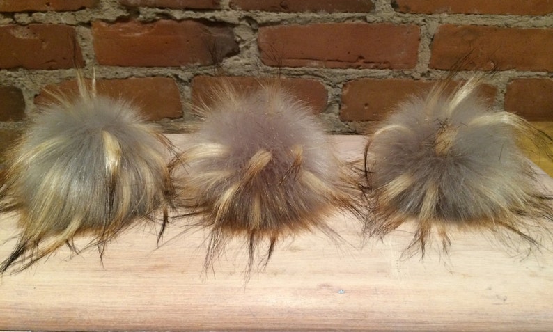 Detachable 5 Inch Hat Pom Pom Finn Raccoon Faux Fur Pom Pom Knitting Loop Pom Gold Raccoon Grey Raccoon Faux Finnish Raccoon