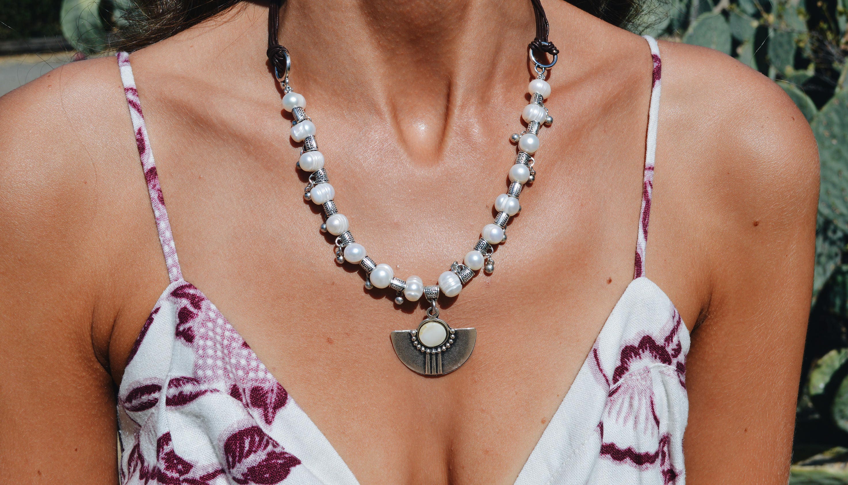 Luna Pearl Arc Necklace
